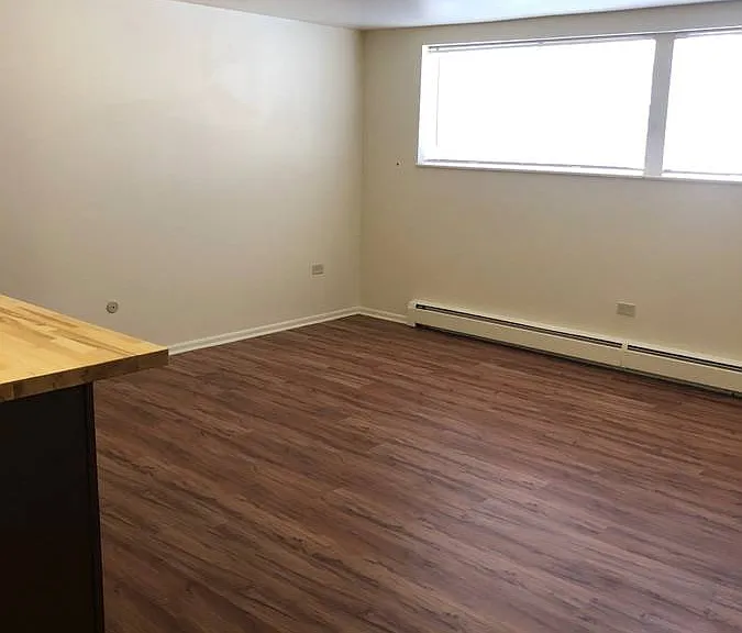 Experience the glow of natural light in this open and airy living space. Experience the glow of natural light in this open and airy living space.