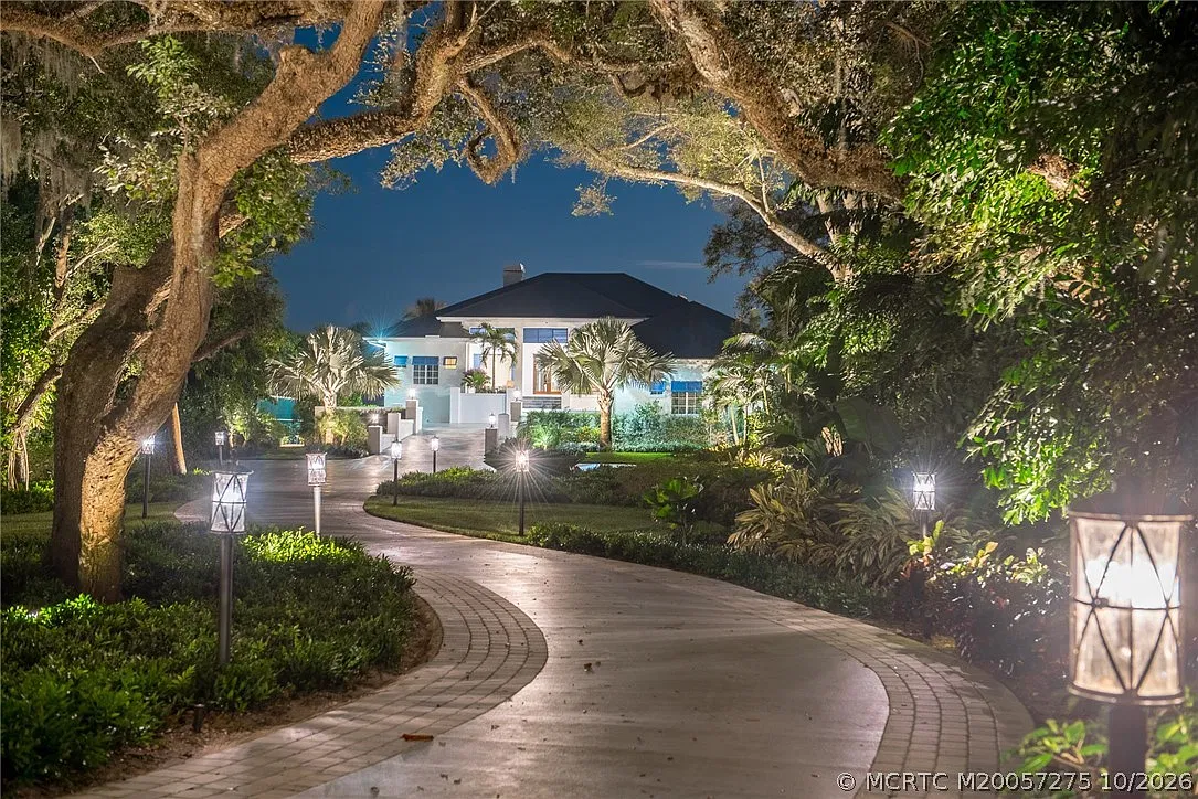6 bed, 6.0 bath, 6104 sqft, $55,000 — Photo 4