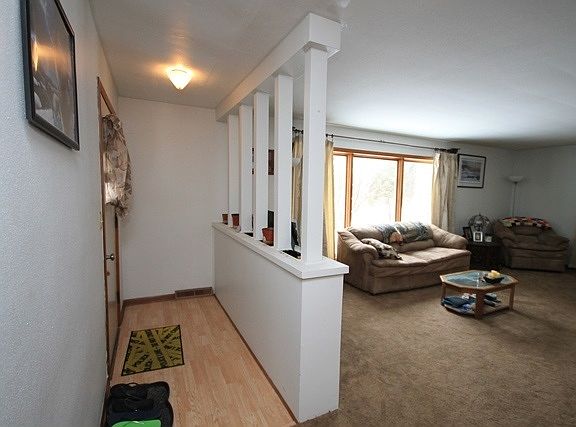 2nd image of 903 Tulip Ln