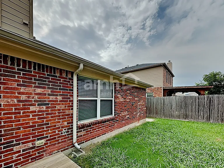 2729 Lone Ranger Trl — Photo 21
