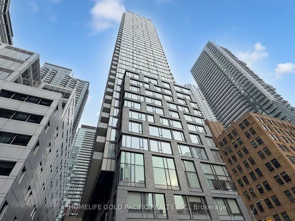 101 Peter St #1005, Toronto, ON M5V 0G6