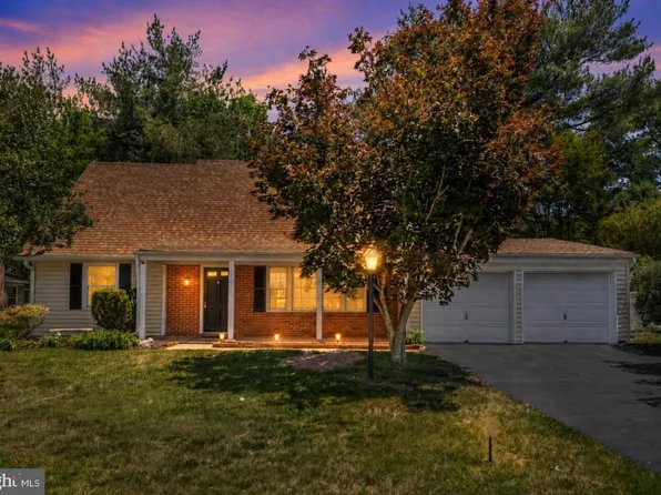 4407 Manor Hall Ln, Fairfax, VA 22033