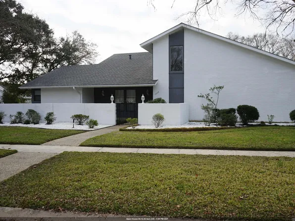 12426 Lake Sherwood Ave N, Baton Rouge, LA 70816