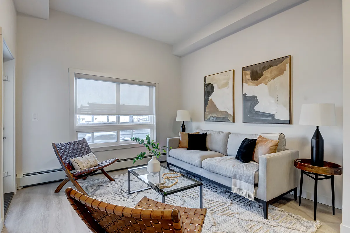 LIVING AREA - 1905 45th St SW #503