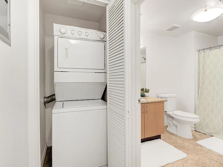 1465 C St #3301 — Photo 17