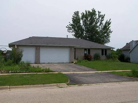 3210 Kregel Dr photo 1