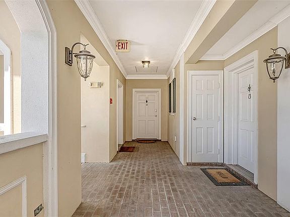 4th image of 51 MACEWEN DRIVE #12