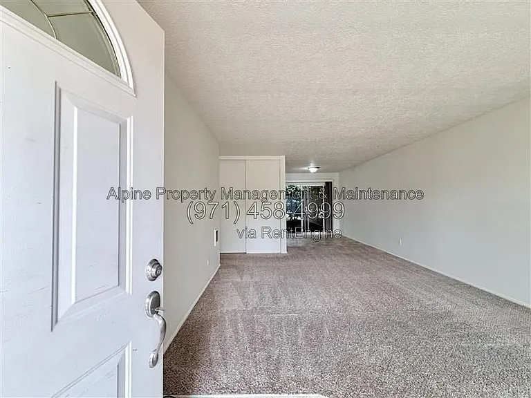 925 NW Joy Ave #4 — Photo 1