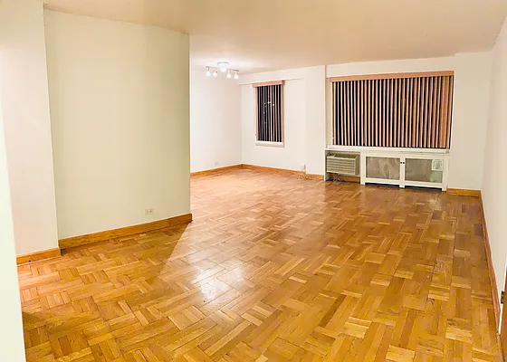 Rented by Luxus Manhattan Realty | media 60