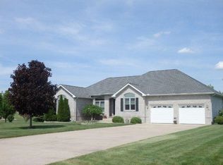 283 S Cobble Ln, Hebron, IN 46341