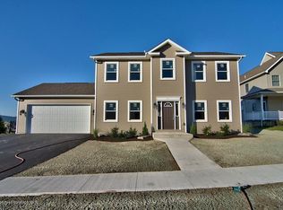703 E Swinick Dr, Dunmore, PA 18512