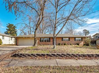 1907 S 13th St, Rogers, AR 72758