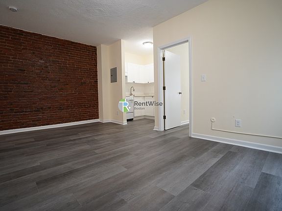5th image of 50 Huntington Ave #2