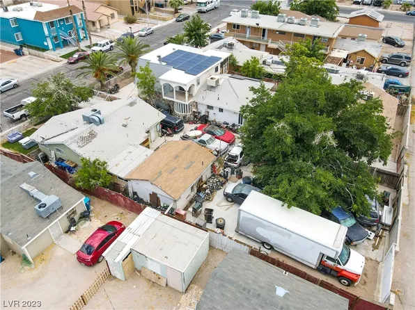 1819 Harding St, North Las Vegas, NV 89030