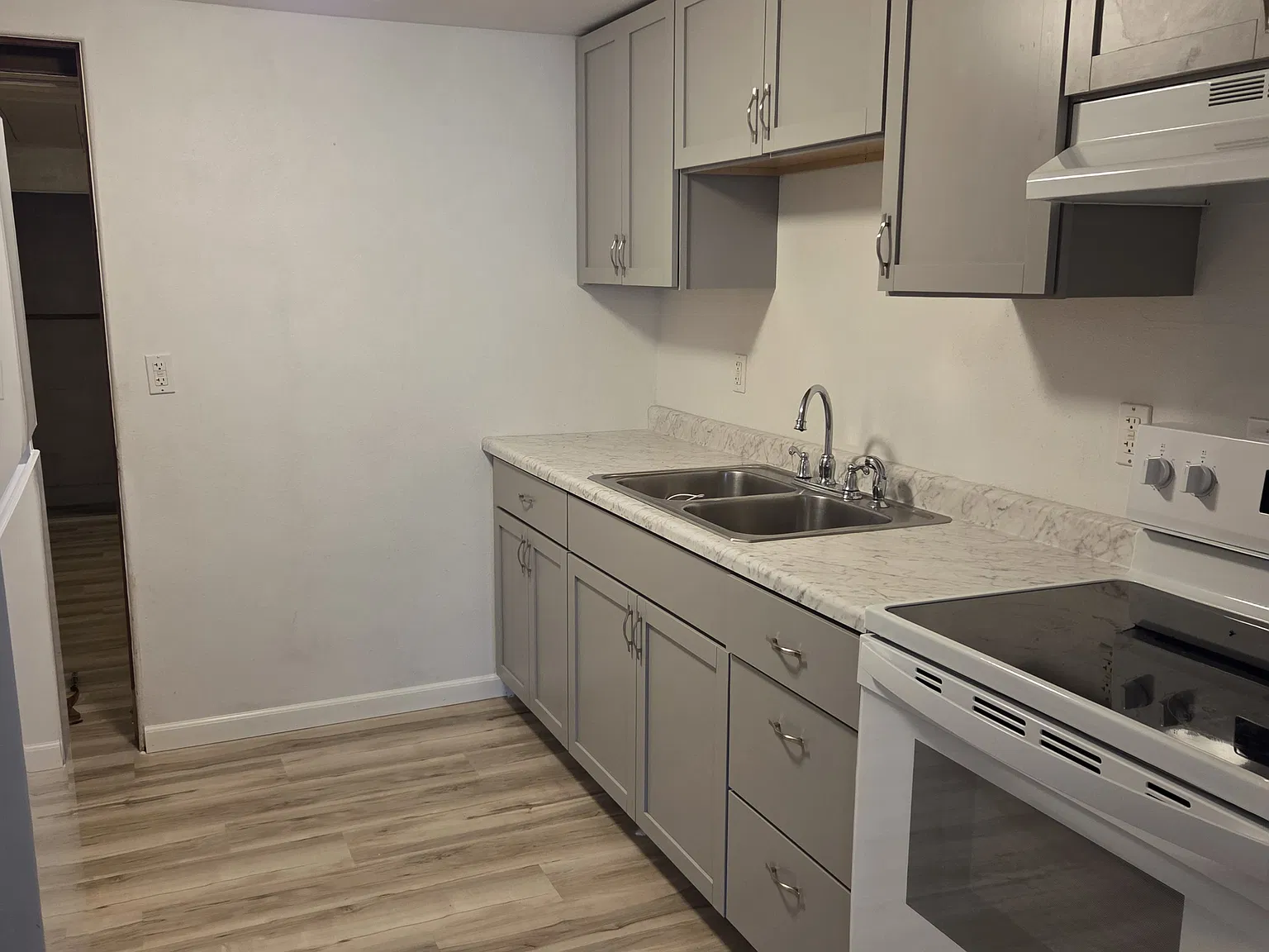 2616B Iowa St — Photo 4