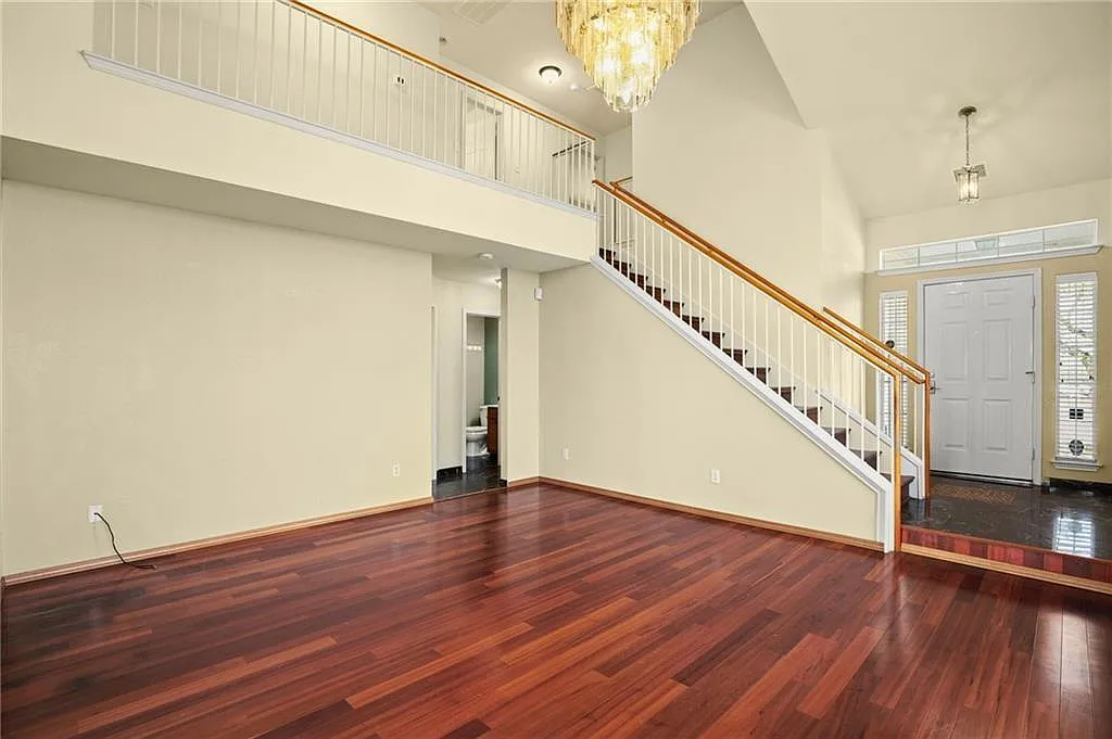 4 bed, 3.0 bath, 1909 sqft, $2,295 — Photo 4