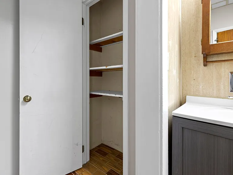 322 S Stewart Ave #4 — Photo 11