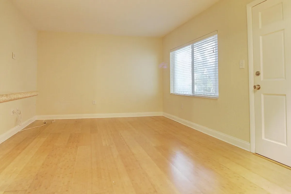 Building Photo - 3914 W Neptune St #20