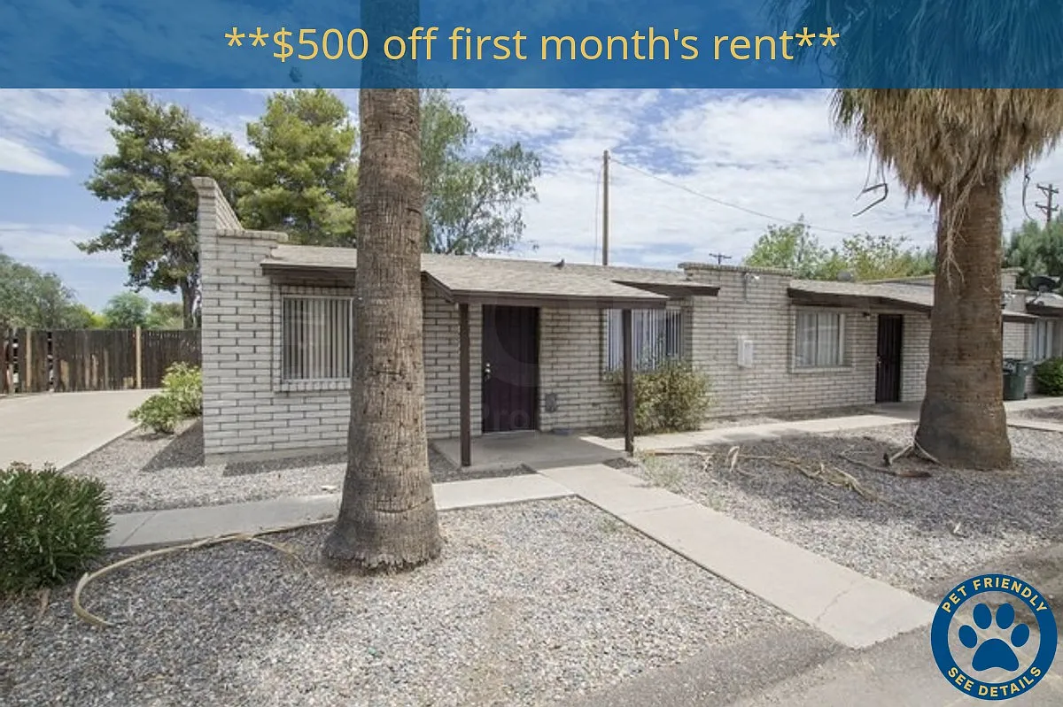 2 bed, 1.0 bath, 800 sqft, $1,049 — Photo 1