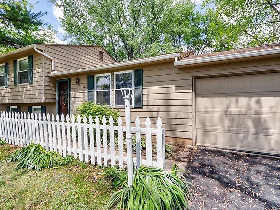 3rd image of 651 Sycamore Dr