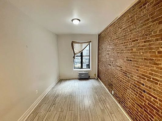 3rd image of 9 W 107th St #1F