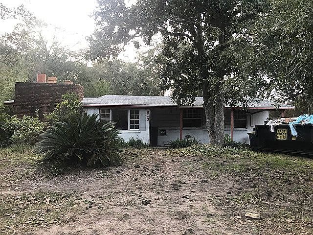 1st image of 813 Stanley Dr