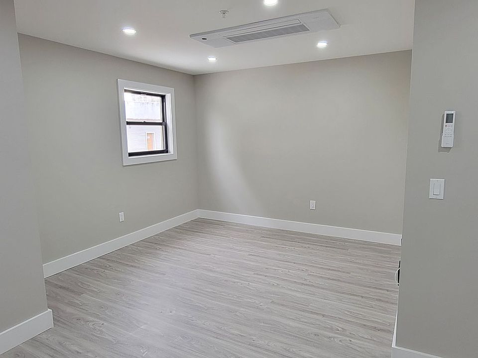 1st image of 260 Bradford St #105