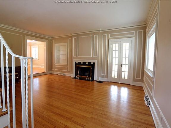 3rd image of 1008 Edgewood Dr