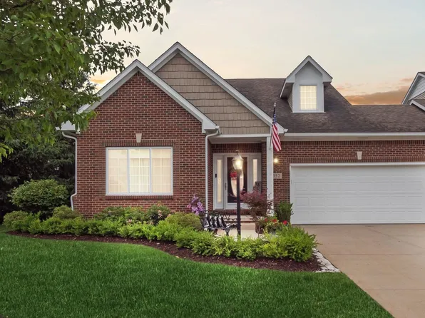 352 Asbury Ct, Highland, MI 48357