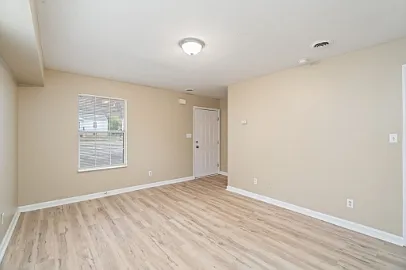 422 Cedar Ave #B — Photo 5