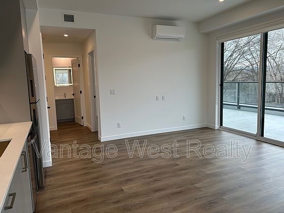 3rd image of 1301 Belaire Ave #212