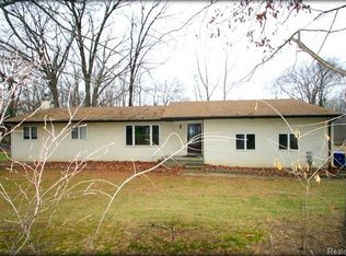 9998 Palmoor Ave, White Lake, MI
