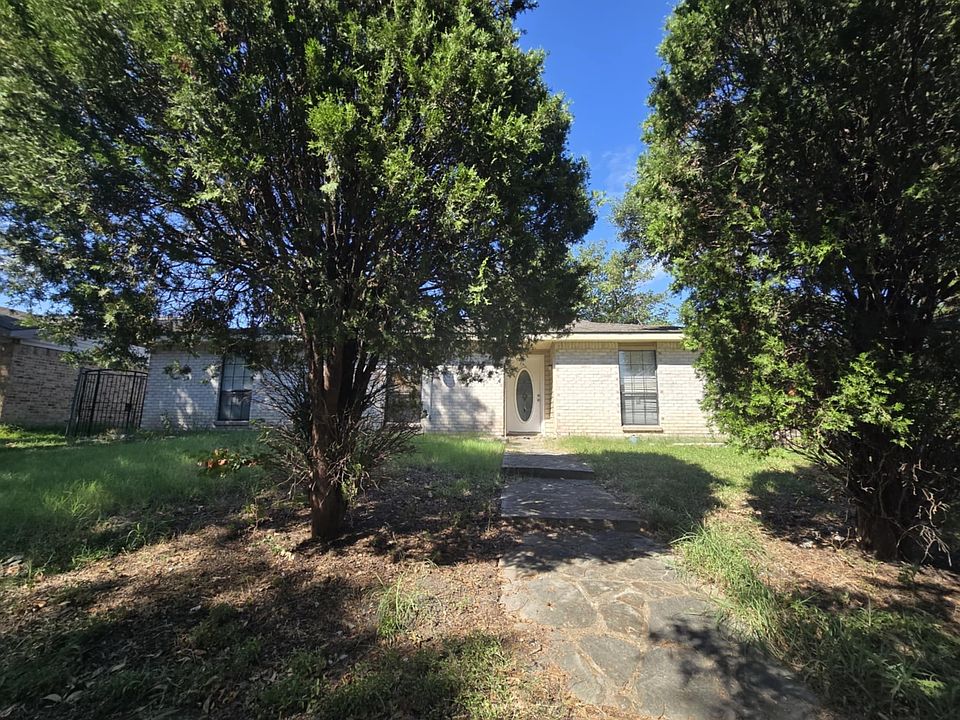 1st image of 4318 Mayflower Dr