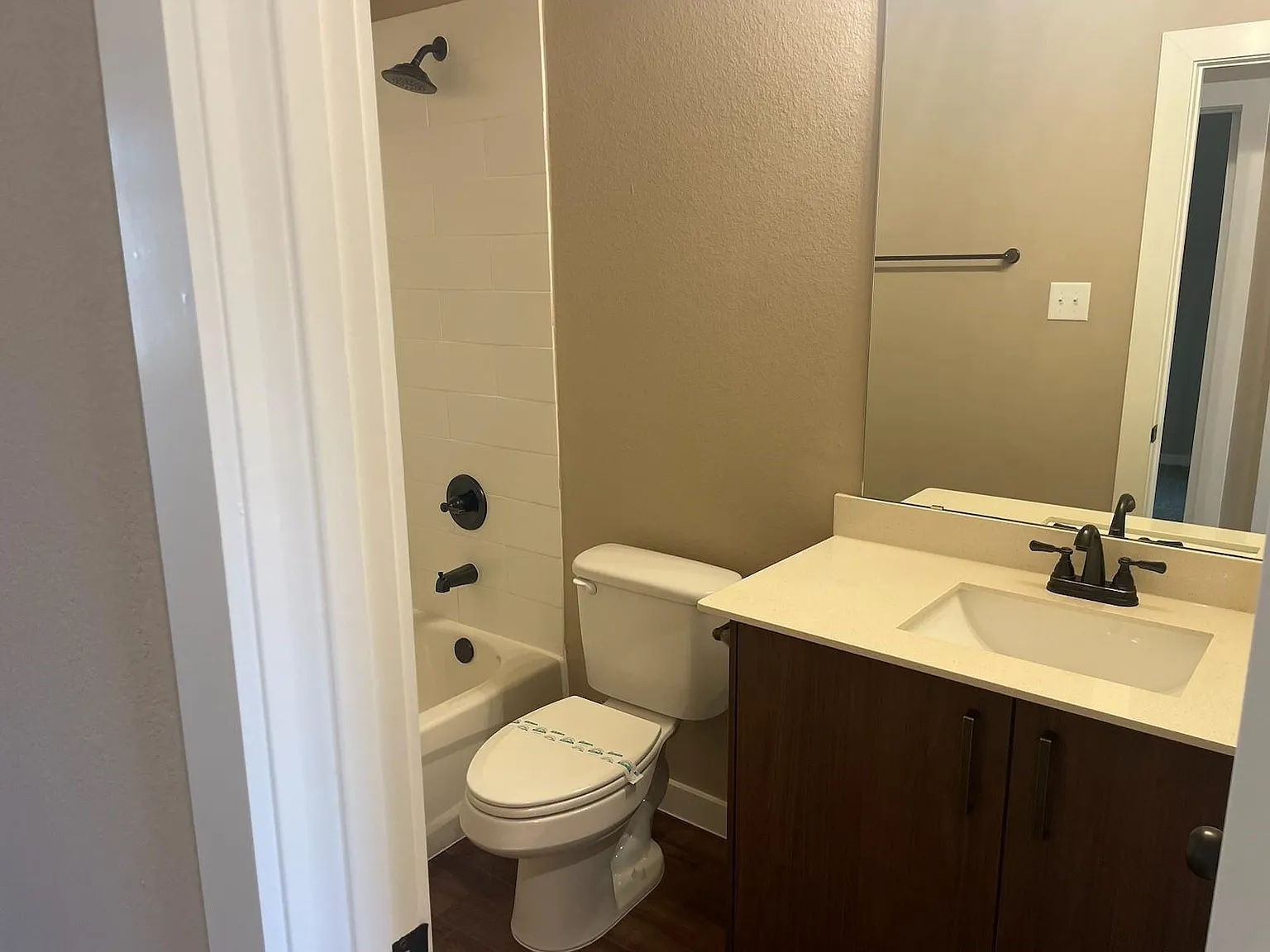 3 bed, 2.0 bath, 1356 sqft, $1,850 — Photo 3