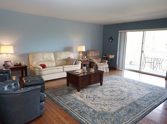 4th image of 2020 Saint Regis Dr APT 404