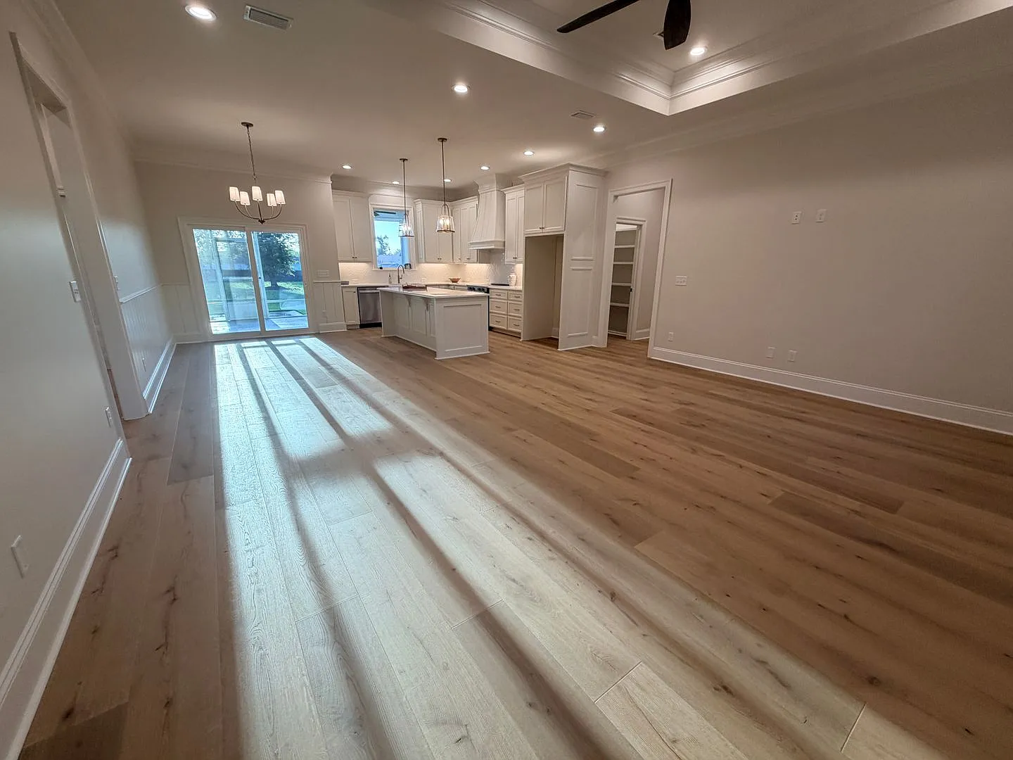 Stunning New Construction: 4-Bedroom Luxury Home in Lake Park — Photo 2