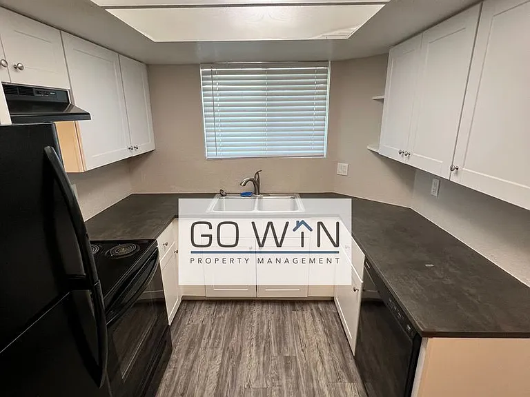 1212 W Mountain View Rd — Photo 15