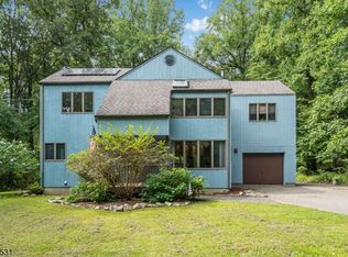 412 Mine Rd, Asbury, NJ 08802