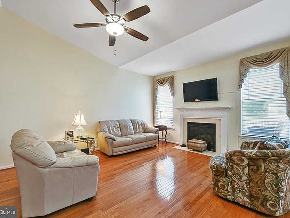 3rd image of 18309 Port Cir