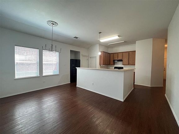 5th image of 5124 Bald Cypress Ln