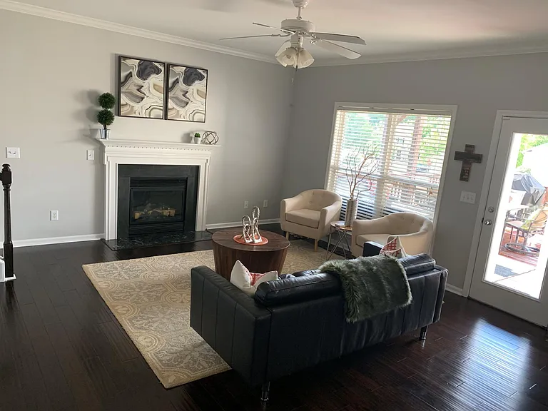 Living (access to deck/backyard)