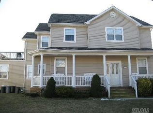 3940 South St, Seaford, NY 11783