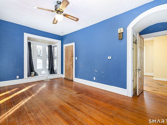 4th image of 187 Center Street