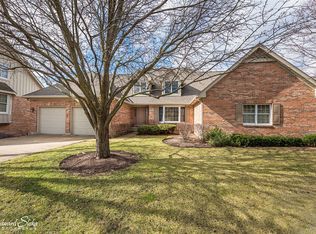 924 Wedgewood Dr, Crystal Lake, IL 60014