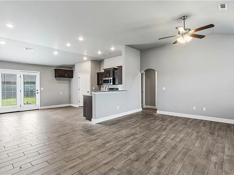 200 Post Oak Ave — Photo 5