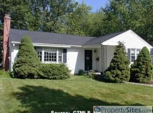 14 Vandervere Rd, West Hartford, CT 06117