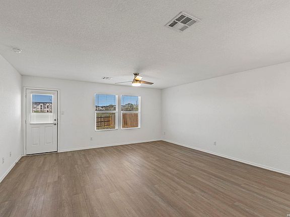 3rd image of 3823 Casado