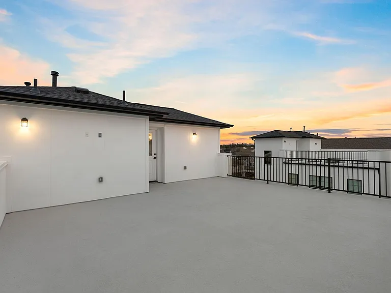 8707 Ojeman Villas Dr — Photo 43