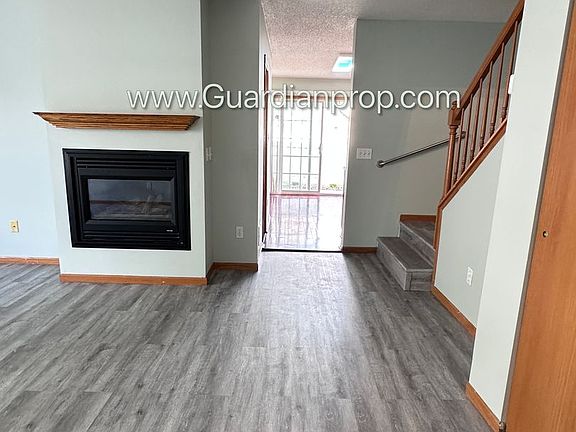 4th image of 15952 Finch Ln