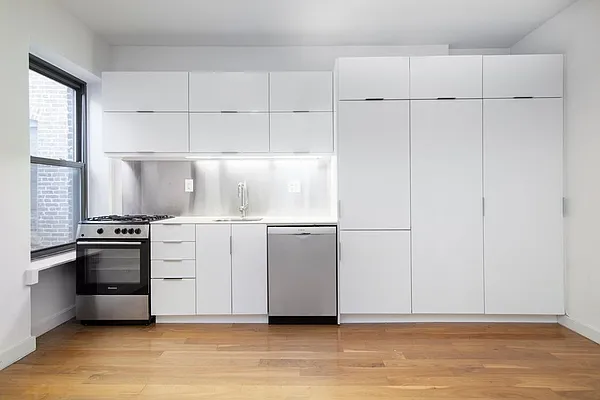 Rented by REAL New York | media 16